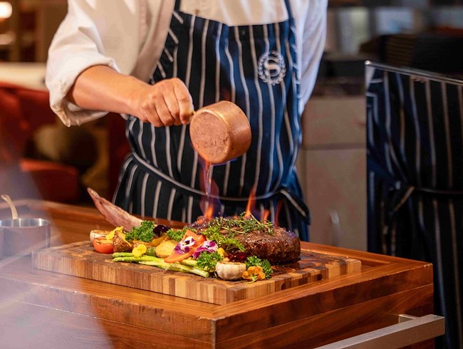 tomahawk, live cooking, chef, beef